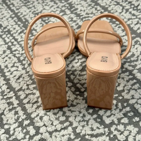 Women's Nude Strappy Sandals - Picture 4 of 7